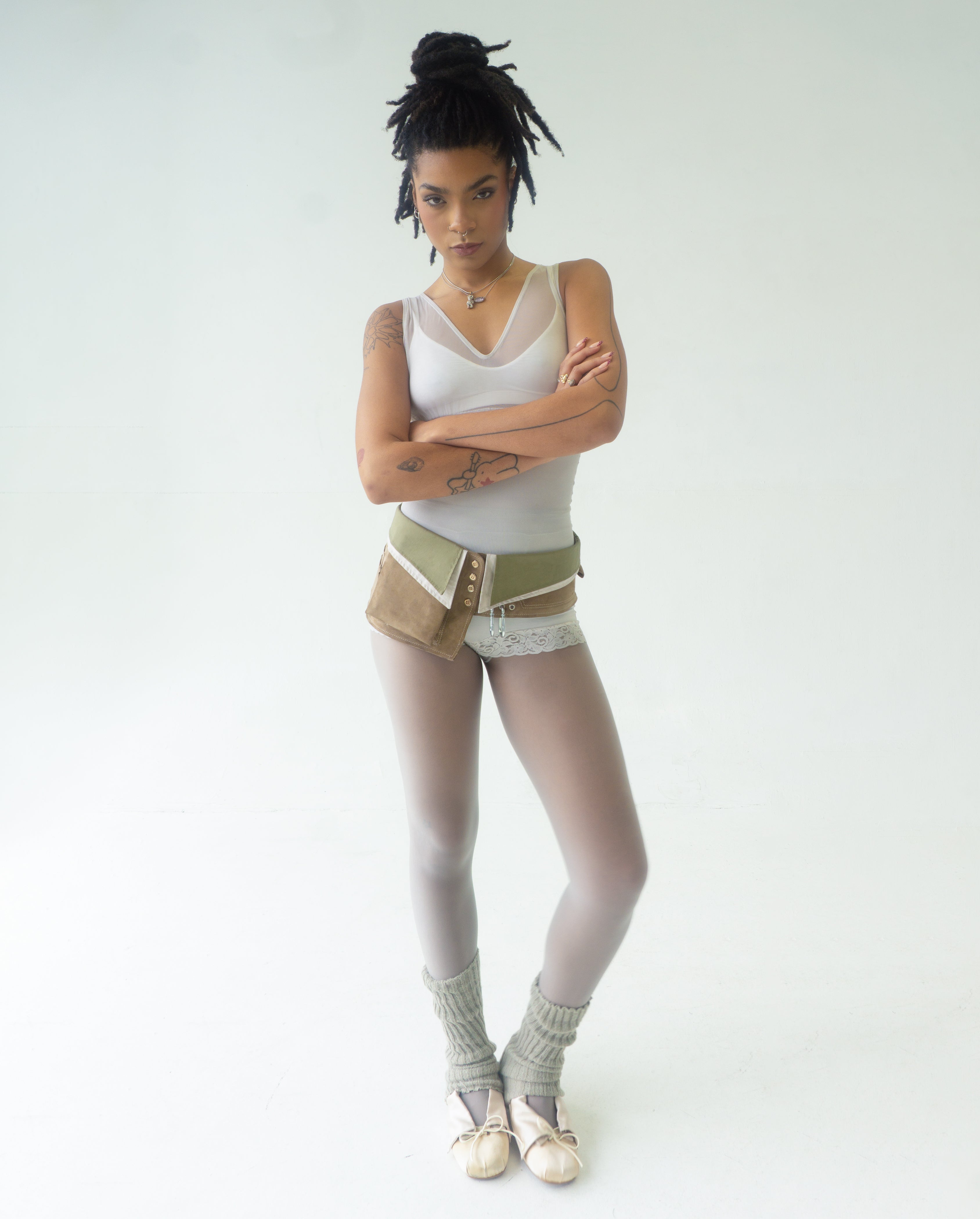 the TIFFANY utility belt in khaki
