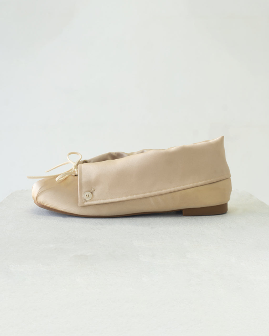 the CAMILLE ballerina flat in champagne