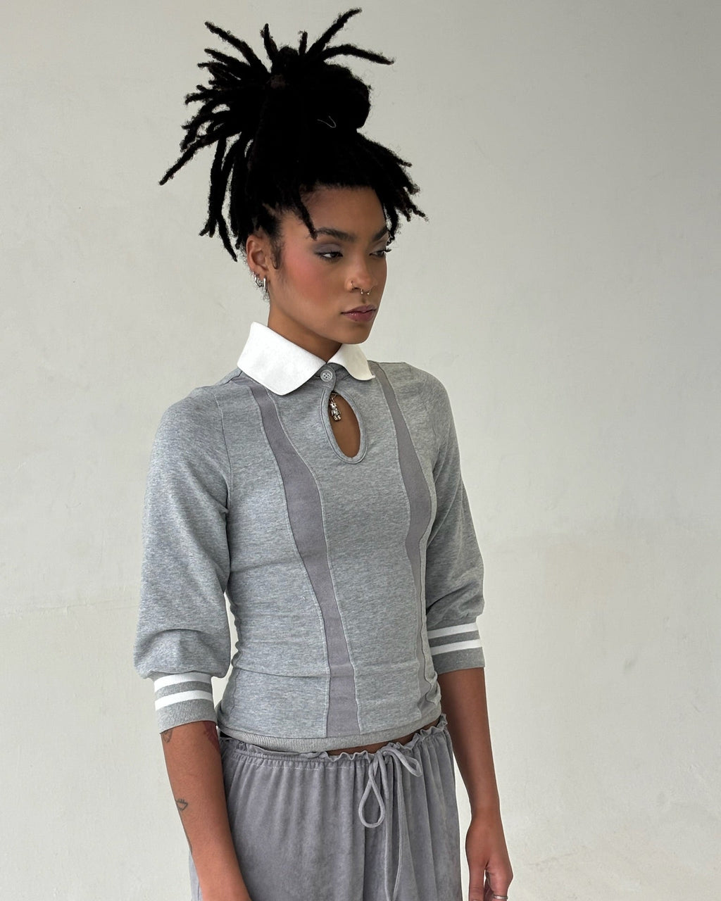 the SIREN polo hoodie in gray